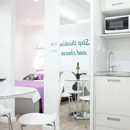 Apartament 4 In *