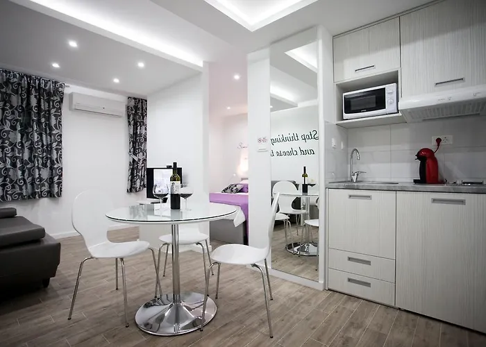 4 In شقة سبليت