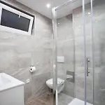 4 You In Apartment Split