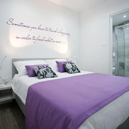 Apartament 4 In *